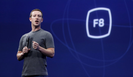 Facebook CEO Mark Zuckerberg speaks during his keynote address at Facebook F8 in San Francisco, California March 25, 2015. REUTERS/Robert Galbraith - RTR4UUT9