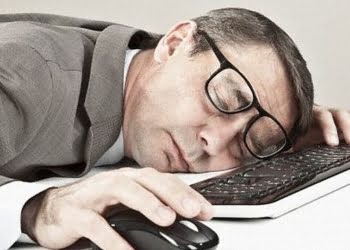 #HUMOR: Las 10 mejores frases para zafar si te descubren durmiendo en el trabajo