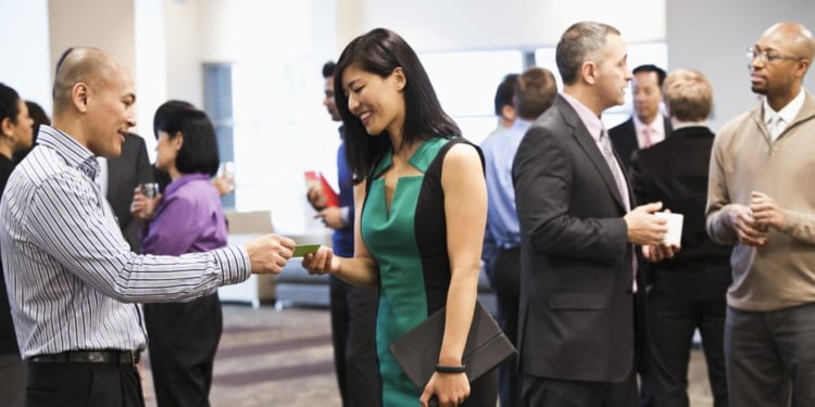 IMPORTANTE: Como empezar una conversación con extraños en un evento de networking