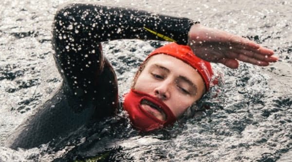 CURIOSO: Gorro de natación para hipsters y barbudos
