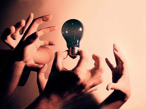 Convertir emociones negativas en creatividad laboral