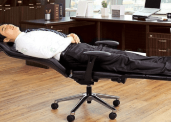 CURIOSO: Silla de oficina que sirve para dormir la siesta