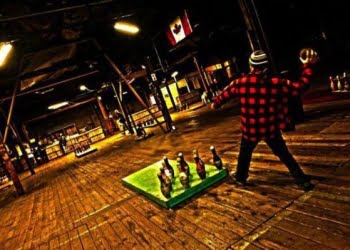 CURIOSO: Fowling, un nuevo deporte que combina fútbol americano y bowling