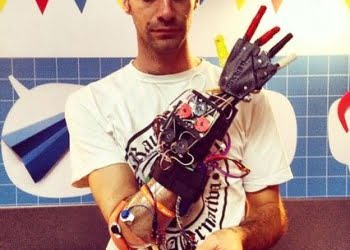 Una mano impresa en 3D, finalista del Google Impact Challenge
