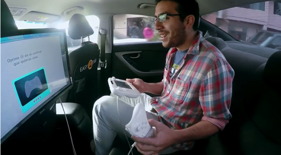 CURIOSO: Equipan taxis en Perú con Nintendo Wi para entretener al pasajero