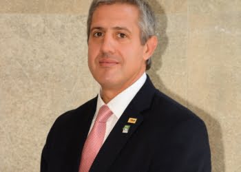 PASES: Presidente en CAENA