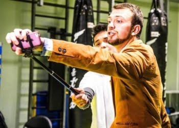 #CURIOSO: Defensa personal con el palito para selfies