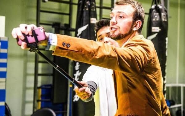 #CURIOSO: Defensa personal con el palito para selfies