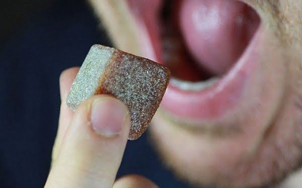 Lanzan cubos masticables de café para empezar el día con energía