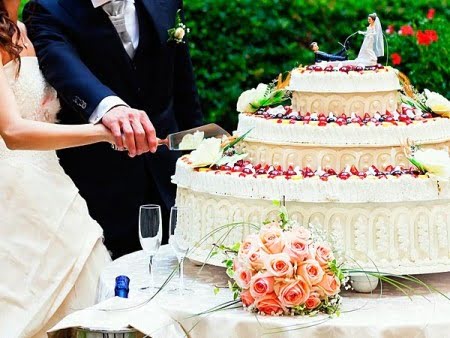 Antes de casarse, hable de finanzas con su pareja