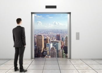 En Valencia, el elevator pitch es literal. De PB al 7° piso para vender tu idea