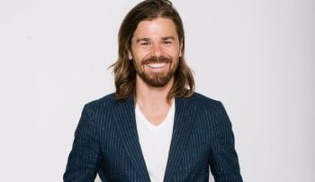 Todo vuelve: Dan Price, el mejor jefe del mundo es sorprendido por su equipo
