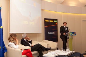 España: Lanzan el programa de mentoring “Lánzate”, promovido por EOI y Orange,