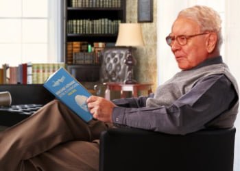 Gran lector y mejor inversor, Warren Buffett recomienda estos libros