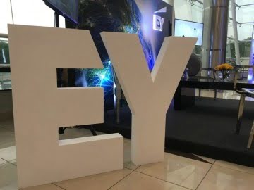 EY contrata 1000 profesionales en la Argentina