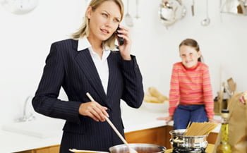 El dilema de las mamás emprendedoras: ¿cómo conciliar familia y trabajo?