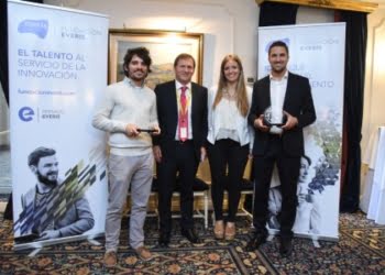 Los dos ganadores del Premio everis Argentina 2017 viajarán a España para participar de la final
