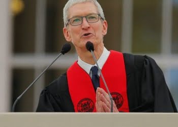El mensaje de Tim Cook a los jóvenes: «No piensen como computadoras»