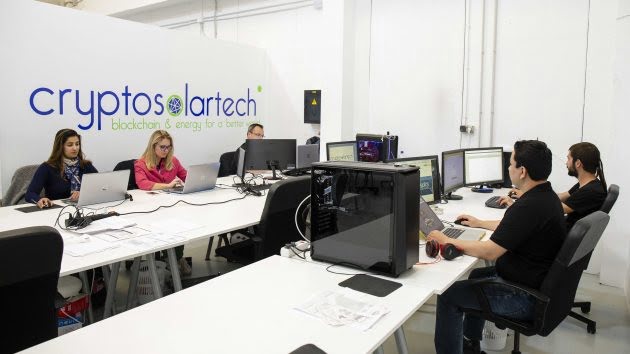Startup española de blockchain con energías renovables  recauda 60 millones de euros en dos meses