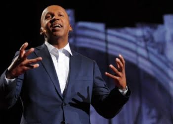 3 consejos para presentaciones de Bryan Stevenson, el orador TEDx más ovacionado