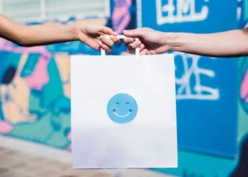 Una plataforma comunitaria online que te permite seguir viajando por el mundo y ganar dinero a pesar de la crisis