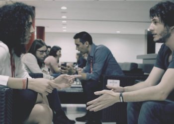 5 formas de hacer contactos comerciales