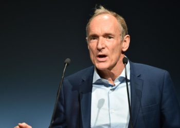 SIr Tim Berners-Lee uno de los millonarios que no hizo su fortuna con su invento