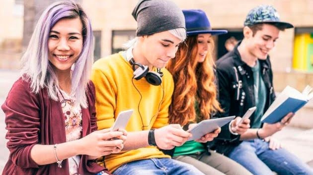 La Generación Z comienza a insertarse en el mercado laboral ¿Cómo piensan el trabajo y cuáles son sus objetivos?