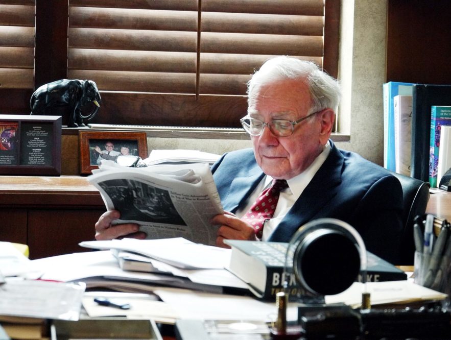 Entre los documentales de negocios más recomendables se encuentra Becoming Warren Buffett