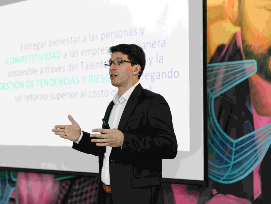El gerente de Markerting de Sura, Nicolá Lamiaux presentó "Empresas Sura"