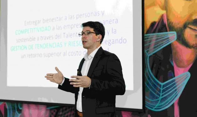 El gerente de Markerting de Sura, Nicolá Lamiaux presentó "Empresas Sura"