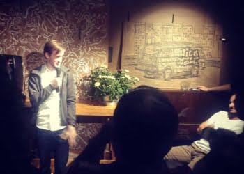Andrew Tarwin, el comediante que lleva el humor al marketing