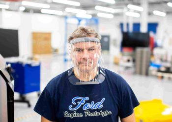 Ford deja de producir autos para fabricar respiradores durante Covid-19