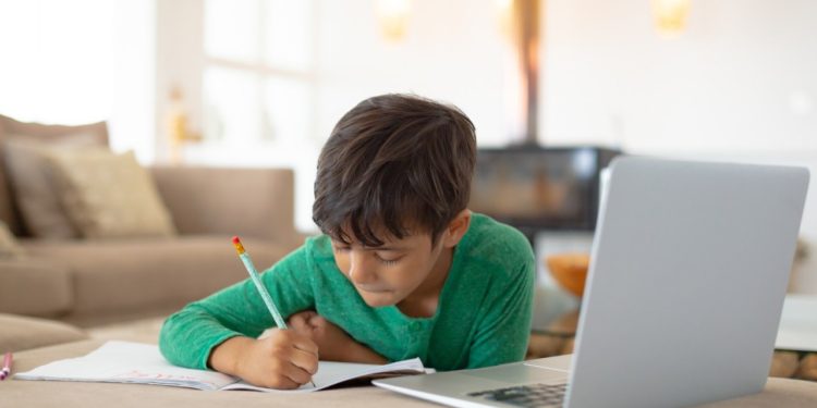 La plataforma educativa "Aprender en Casa", está disponible sin cargo durante la cuarentena