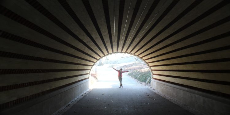 Hay luz al final del túnel. Este es e l mejor momento para emprender