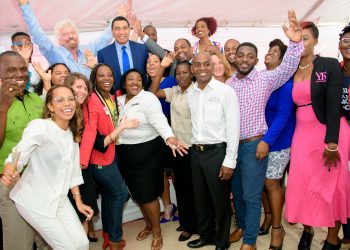 Rcihard Branson invita a ser parte de la revolución emprendedora