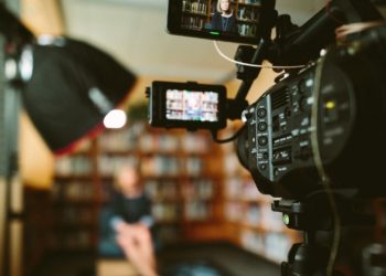 El público joven se siente atraido por los videos en las redes sociales