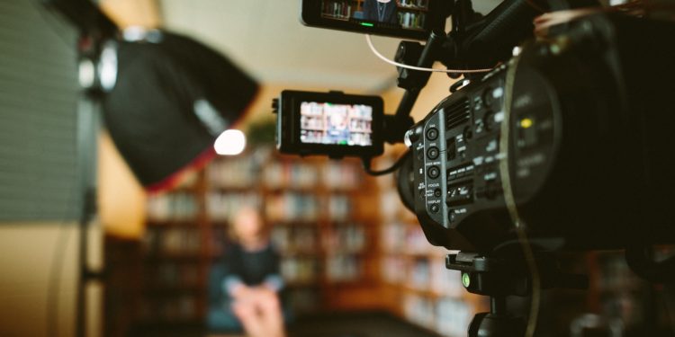 El público joven se siente atraido por los videos en las redes sociales