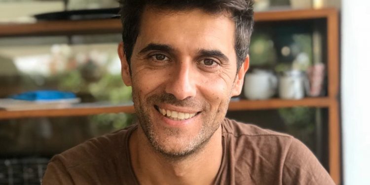 Rubérn González GOnzález, creador de Raw Superdrink cuenta la historia de su startup