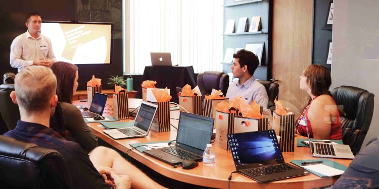 Tres startups chilenas lograron levantar capital en plena crisis y comparten sus secretos: un equipo consolidado, orden y perseverancia.