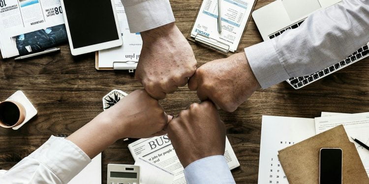 El Smarketing alinea objetivos de ventas y marketing, generando más negocios y una eficaz prospección de leads. Los resultados en deals e ingresos lo avalan