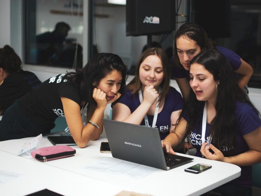 J.P.Morgan y Chicas en Tecnología se unen contra las barreras de género