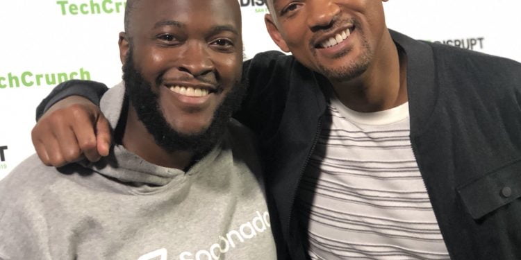 Así logró este emprendedor que Will Smith invierta en solo 40 segundos