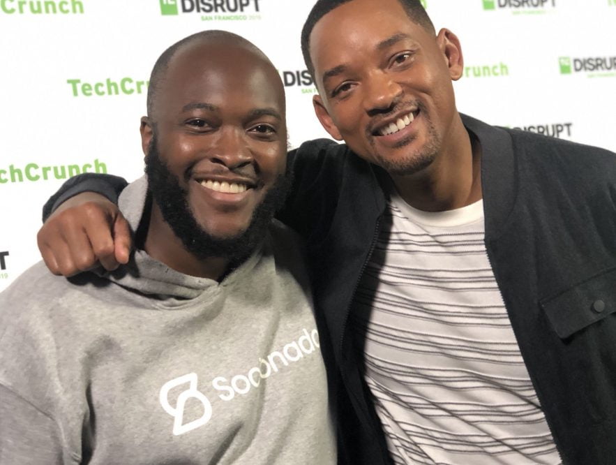 Así logró este emprendedor que Will Smith invierta en solo 40 segundos