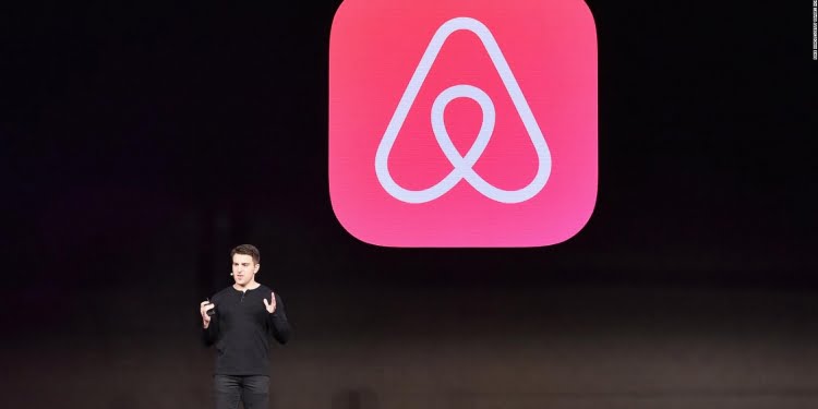 El CEO de Airbnb, Brian Chesky, revela como construir la mejor cultura empresarial