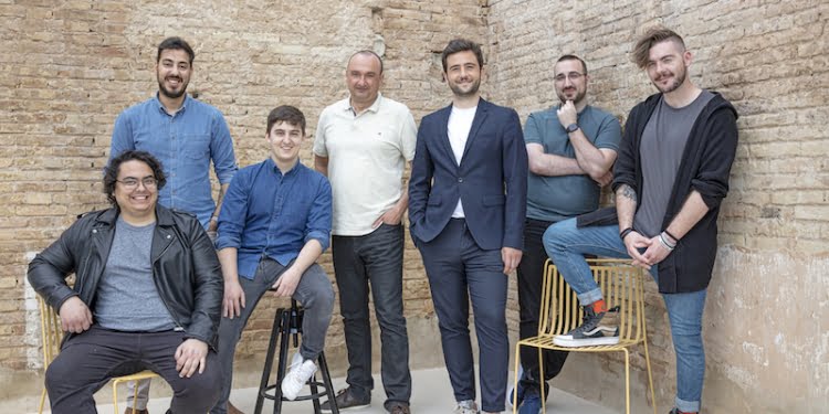 Criptan suma profesionales a su equipo
