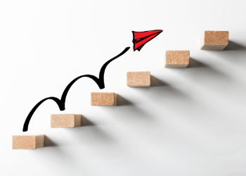 ¿Gatear, caminar, correr o acelerar? Las fases para escalar tu startup