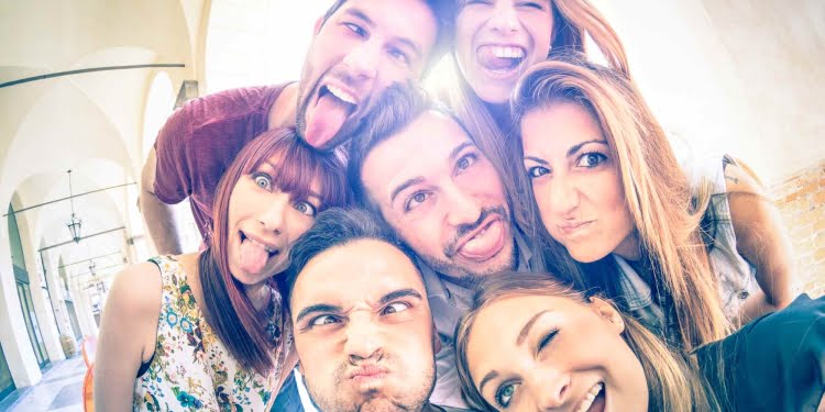 Un estudio de Harvard revela lo único que nos hace felices