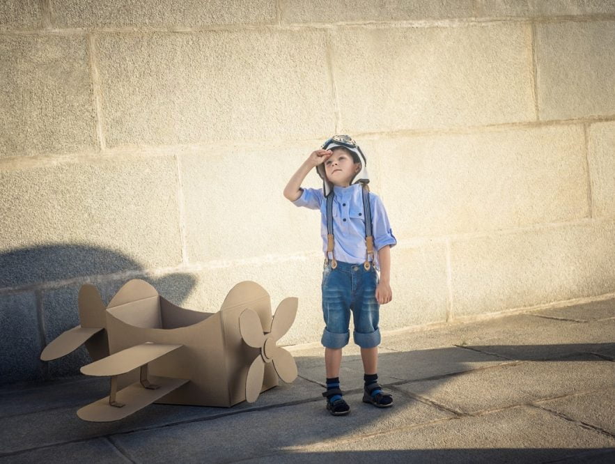 El sueño es como una pieza arqueológica, a través de las ruinas se edita una historia olvidada que permite entender el presente.  Hay que programarlos para cumplir el deseo, si lo puedes soñar lo puedes hacer.