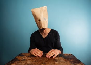 Un país de vivos, estúpidos e inteligentes